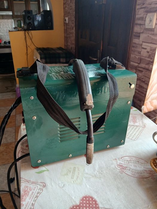 Aparat se sudură cu sarma