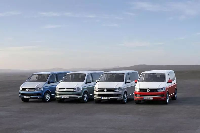 Inchiriez 4 Volkswagen Multivan 8+1 Varianta Long