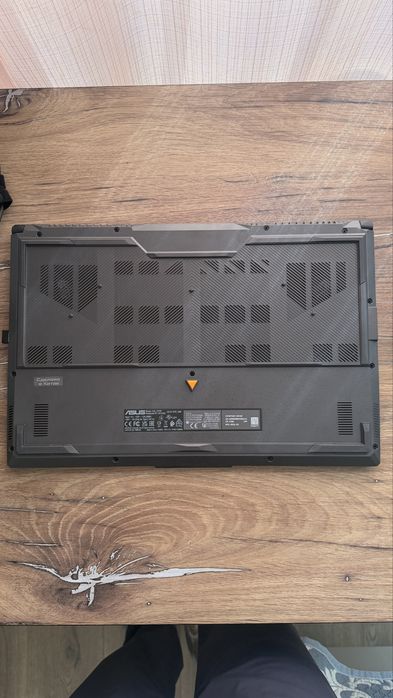 Продам ASUS TUF Gaming F17 FX707VUR