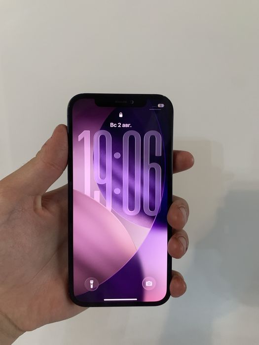 Продам iPhone 12