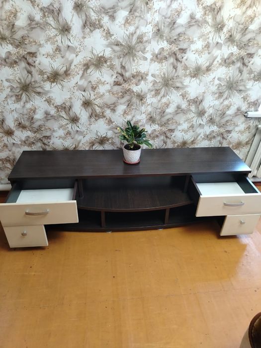 Тумба под телевизор.