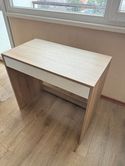 Тоалетка с огледало