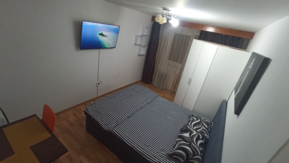 Proprietar inchiriez apartament cu  1 camera Complex Studentesc-Stadion, str Bradul