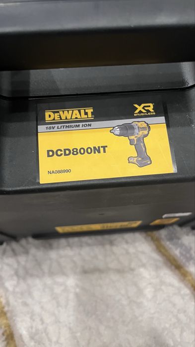 DeWALT дрель-шуруповерт