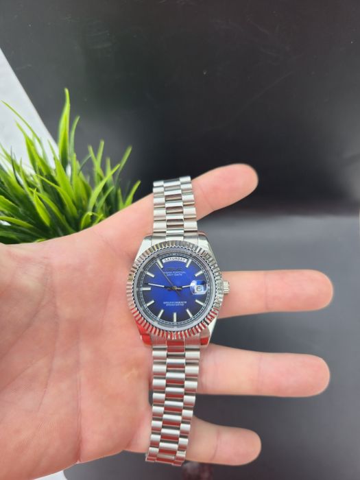 Vând Seiko "Day-Date" Mod – Blue Sunburst Dial – President Bracelet –