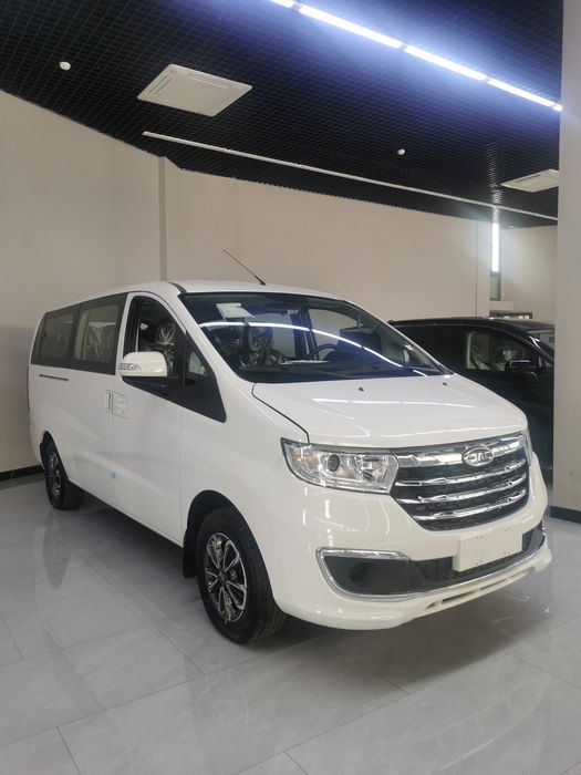 JAC M3     Минивен
