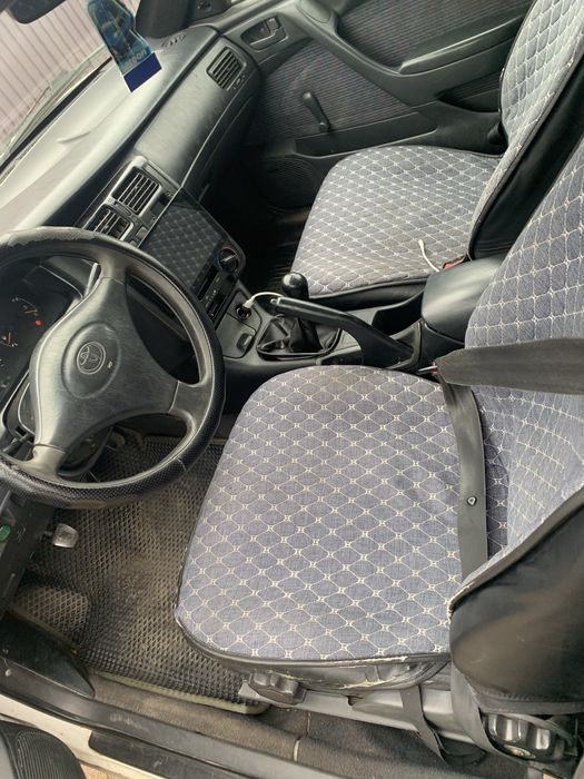 Продам машину тоуота карина Е