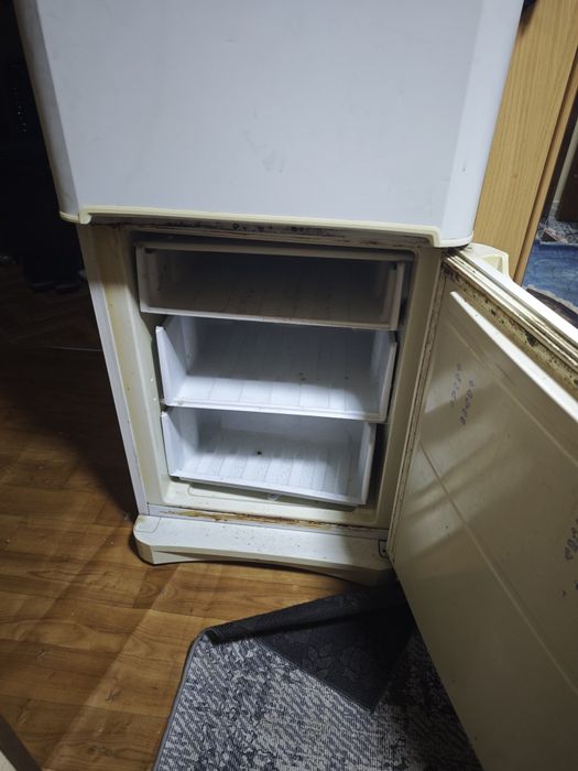Продам холодильник