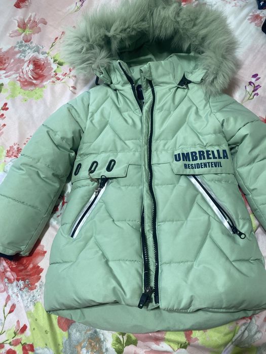 Курточка на девочку