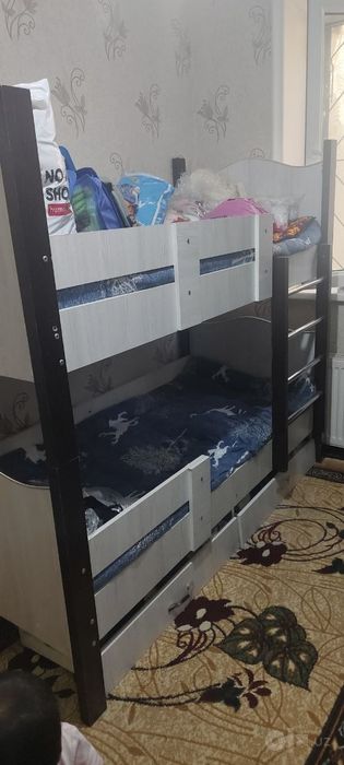 Ikki etajli detiskiy krovat sotiladi.
