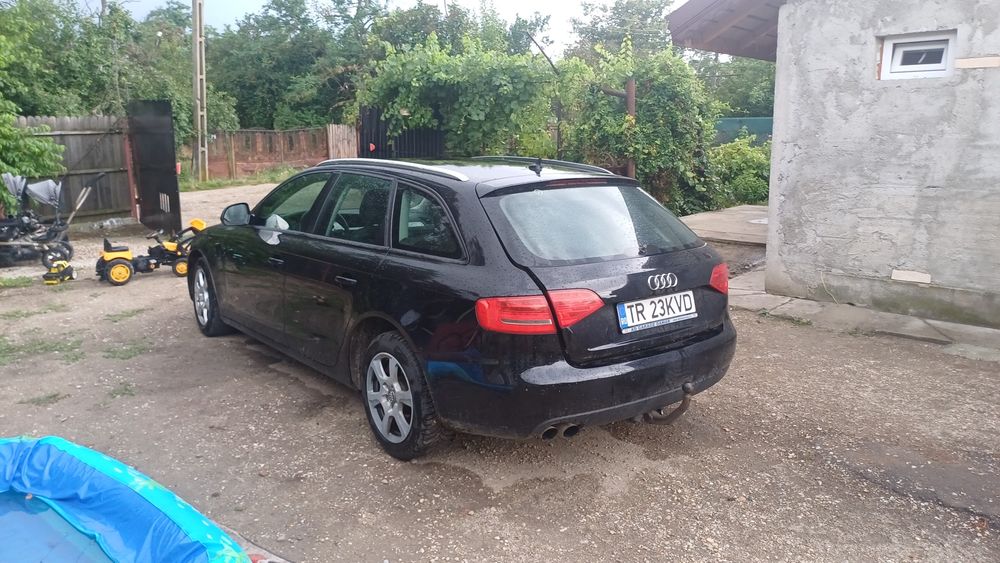 Vând Audi A 4 b8