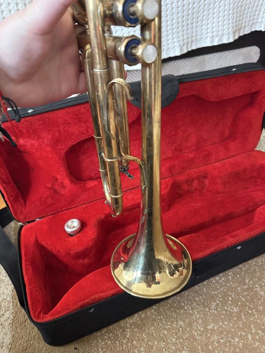 Продавам тромпет