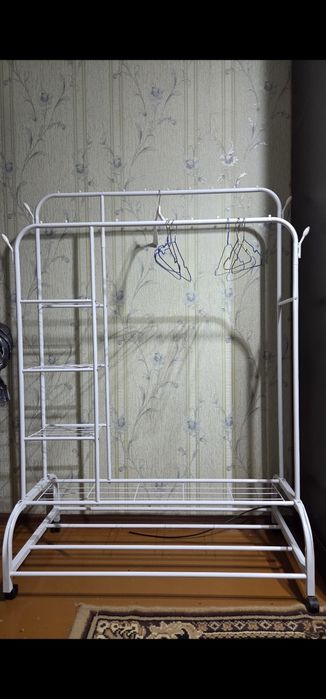 Напольные вешалки