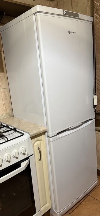 холодильник Indesit