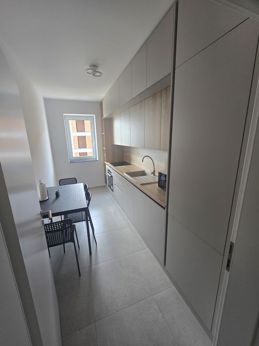 De inchiriat apartament 2 camere Qualis