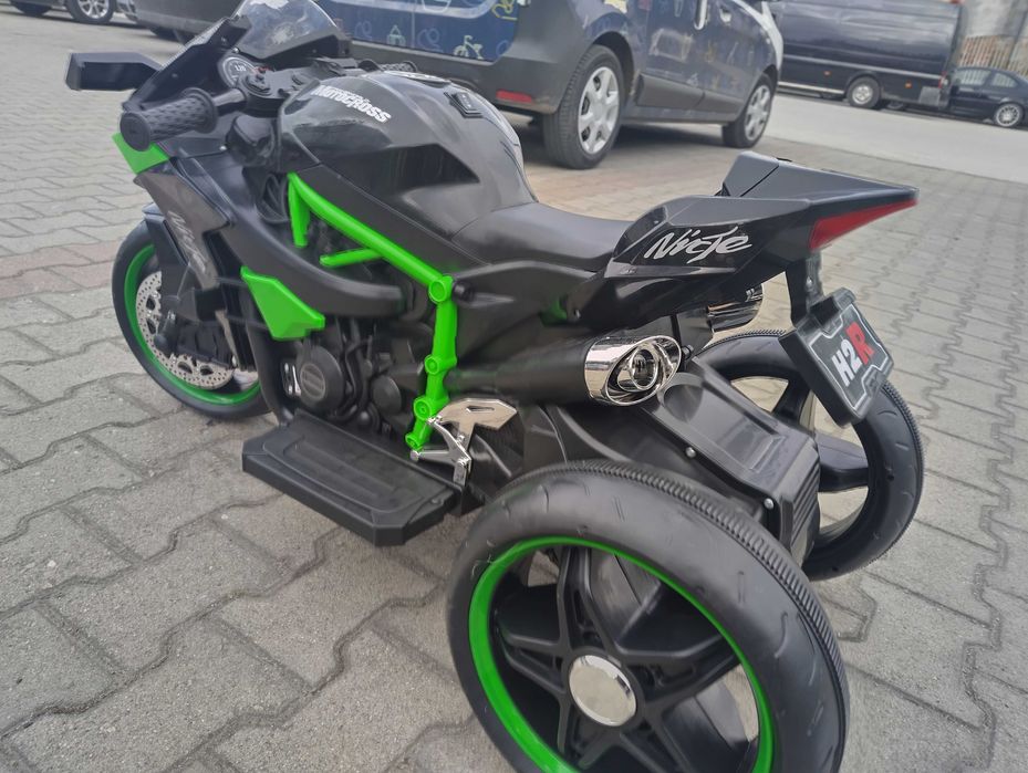 KAWASAKI акумулаторен мотор NINJA черен