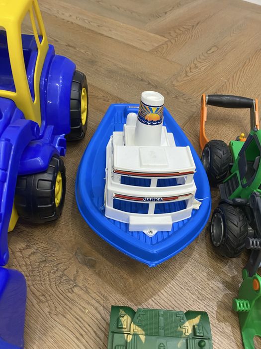 Продам игрушки машины фирмы Полесье