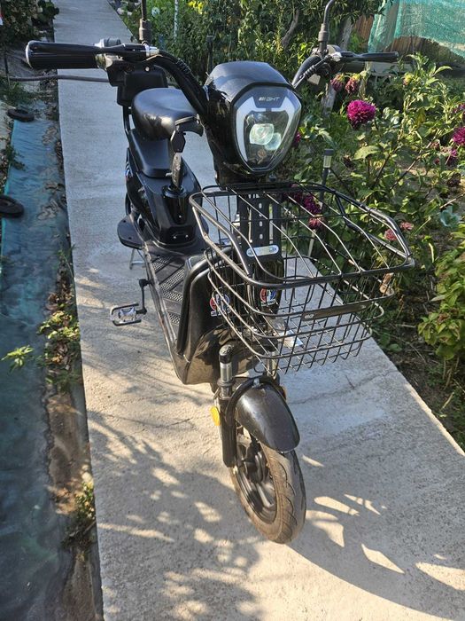Scuter Electric 25km/h