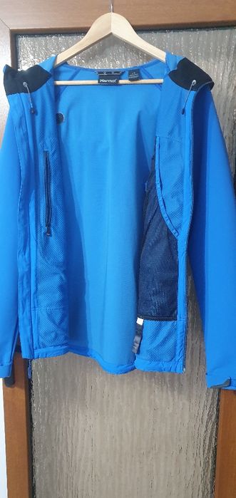 Vând geacă softshell