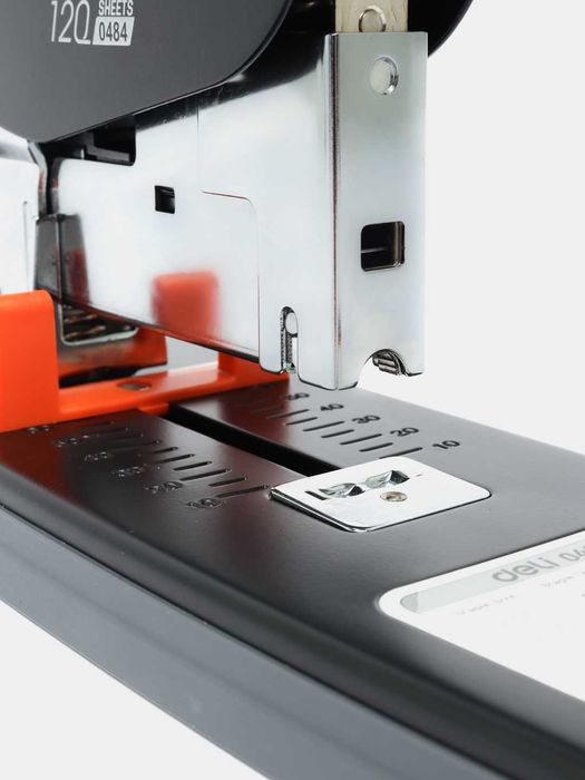 Степлер Deli 0484