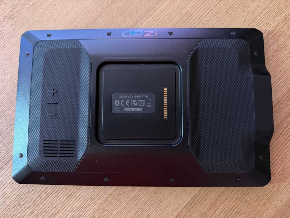 Професионална навигационна система GARMIN DEZL LGV1020, 10"