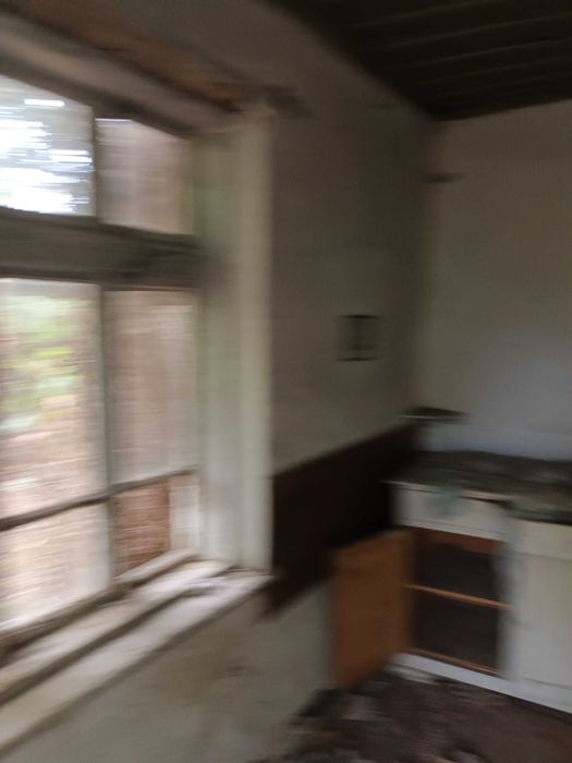 СПЕШНО Продавам къща с двор