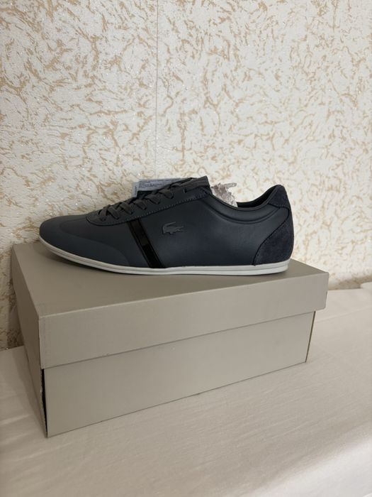 Продавам обувки на lacoste
