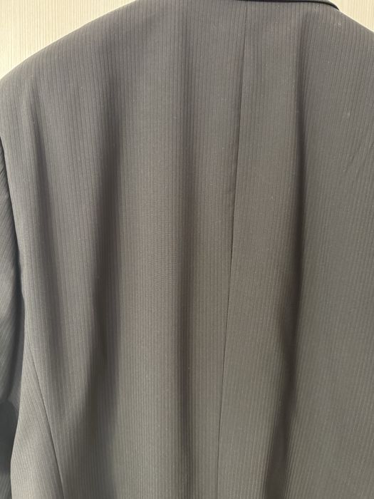 Продам мужской пиджак Hugo Boss