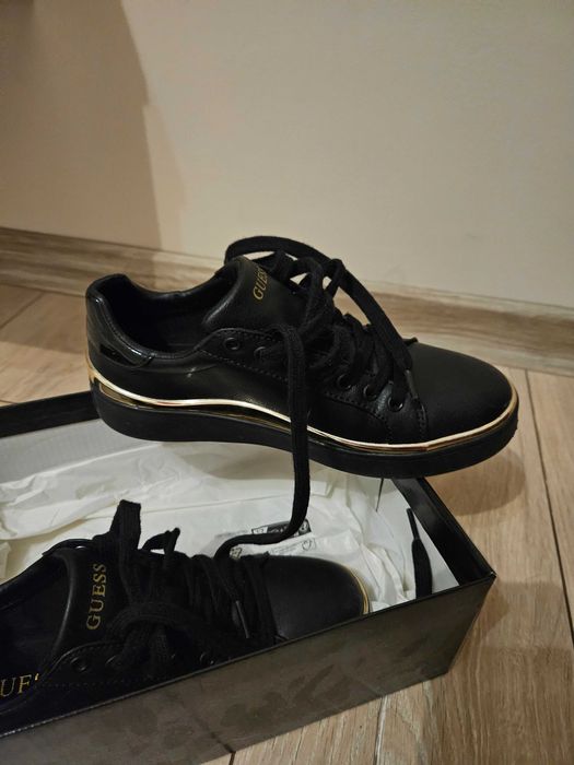 Спортни обувки GUESS