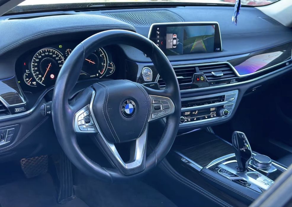 Vand sau schimb bmw seria 7 2016 accept variante cu alte masini