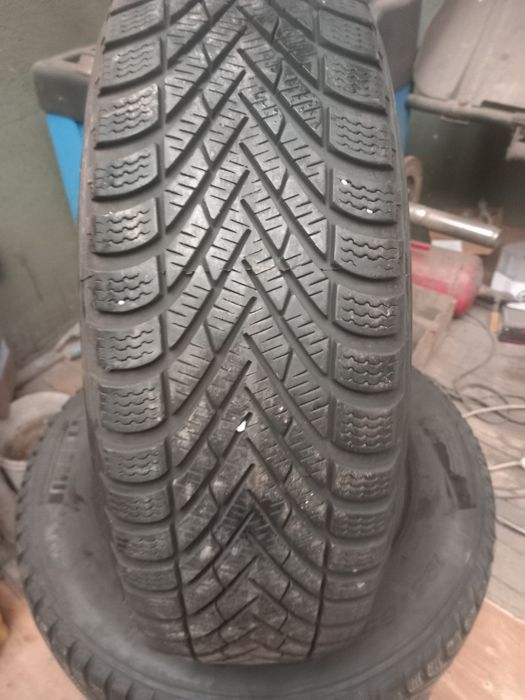 Anvelope de iarna 195 65 15 pirelli  2021