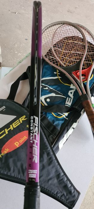 Тенис ракети едната е Фишер