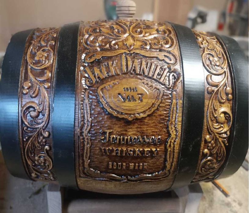 Буре с дърворезба за ракия