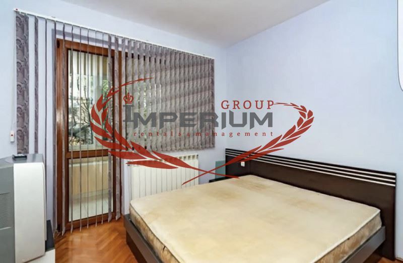 Дава се под наем Тристаен апартамент в Варна, Базар Левски - 60 кв.м за 561 € - Снимка #9