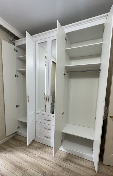 Продаеться шкаф