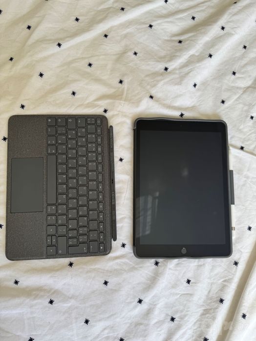 IPad 9 (2021) WiFi 64 гб + чехол logitech + apple pencil (1gen)