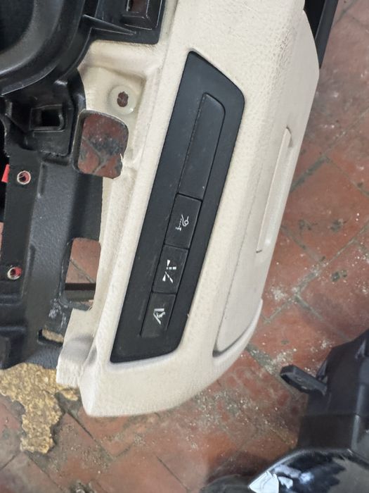 Арматурно  табло за бмв ф10 ф11 за хедъп