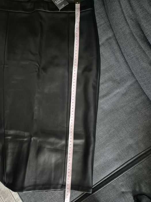 Fusta creion noua etichetă Măsura 38 imitație piele Kiabi