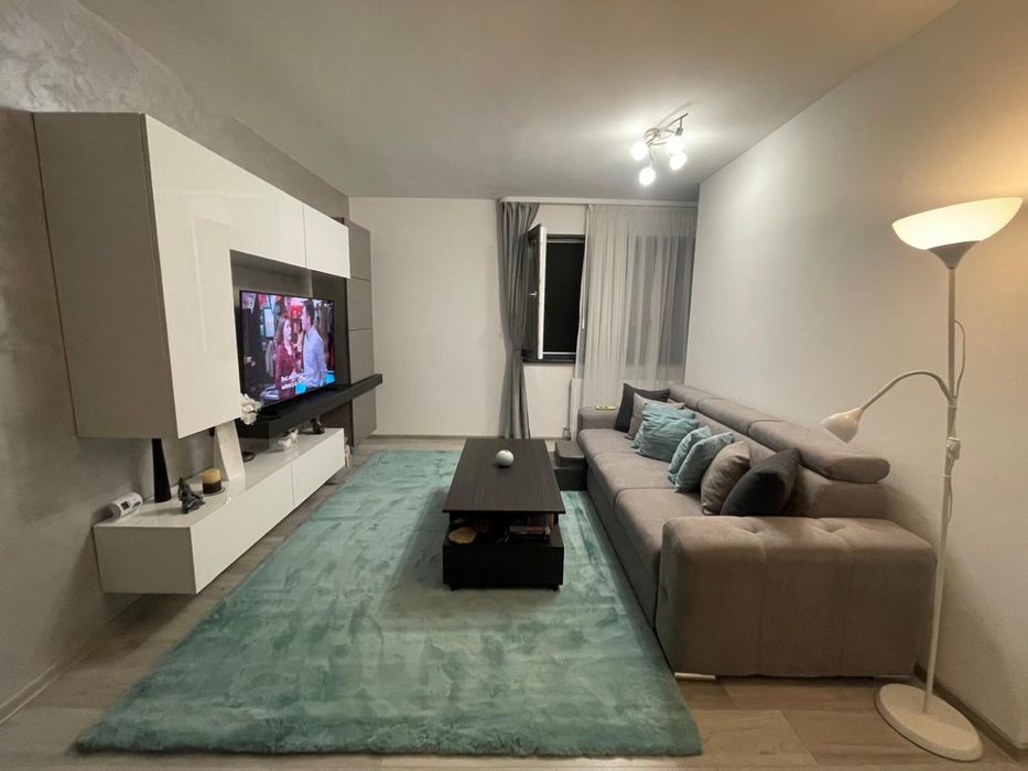 Vand la cheie apartament 1 camera studio, modificat si parcare privata