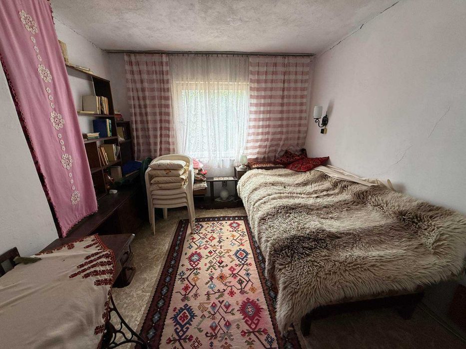 Масивна къща близо до Габрово