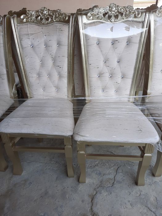 Стул сотилади 12 шт