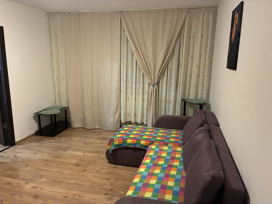 Inchiriez apartament