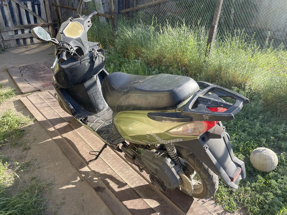 Продам скутер 150кубов