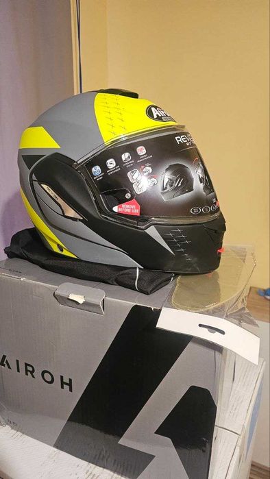 Нова каска Airoh Rev19 Size L Yellow Anthracite Modular