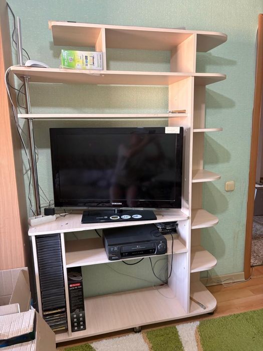 Продам стеллаж для телевизора