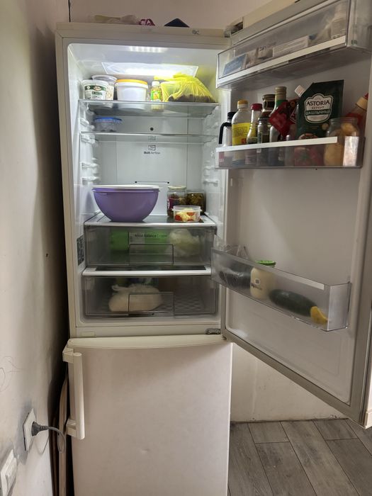 Продам холодильник