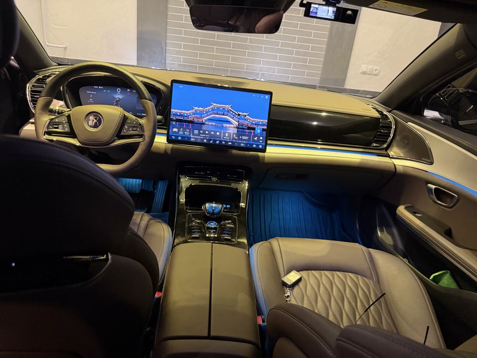 BYD Han 2025, 701 Km Smart full pazitsa