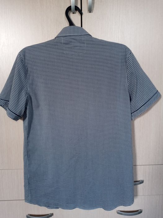 Продам рубашку на мальчика