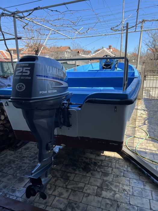 Продавам лодка