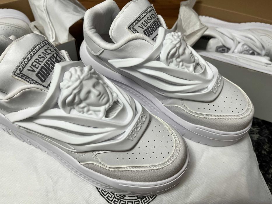>- TOATE MĂRIMILE DISPONIBILE IMEDIAT -< Sneakers high top - adidași bărbați Versace Odissea White trend vara 2026